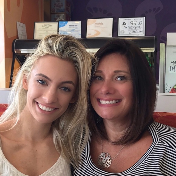 Meet your Posher, Michelle - Picture 1 of 8